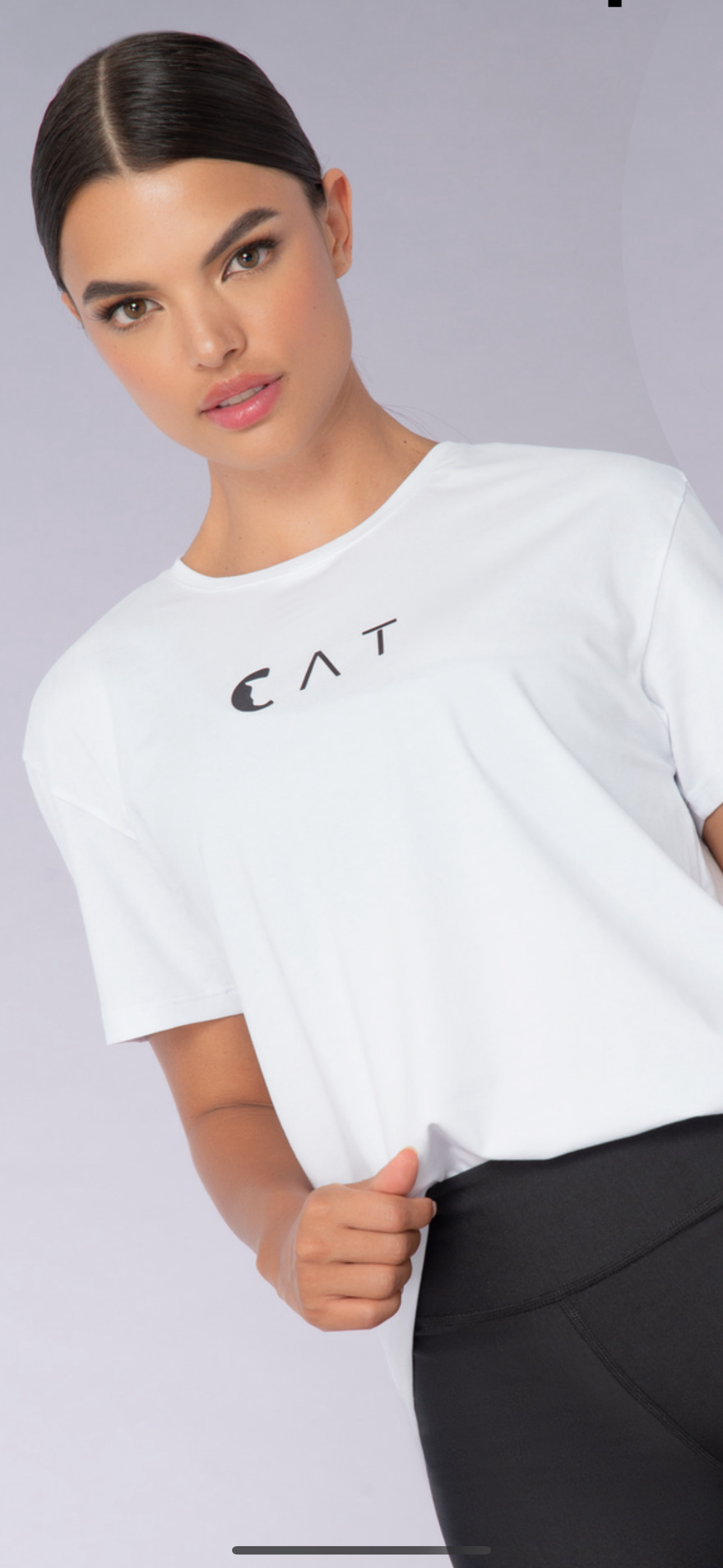 CAMISETA LARGA BLANCA CAT FRONTAL
ROJO-NEGRO